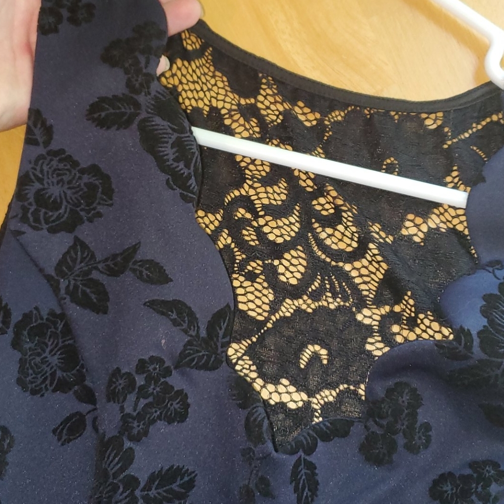 Dress - Picture 6 of 6